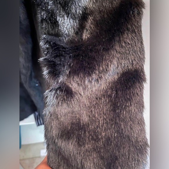 Talula by ARITZIA Black Faux Fur Coat - Picture 3 of 3